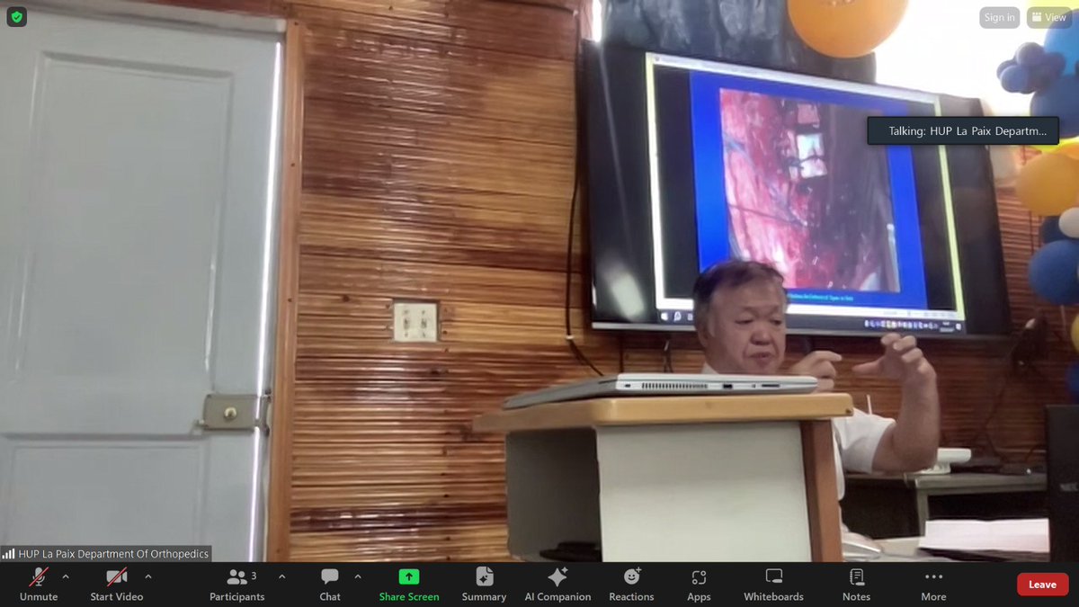(1/2)Le 7 décembre 2023, Dr. SAIKI Kunio, Attaché médical de l'Ambassade du Japon en Haïti, a donné une conférence aux étudiants en médecine et aux chirurgiens orthopédistes sur la Vertébroplastie de l’arc vertébral cervical au Centre Hospitalier Universitaire National La Paix.