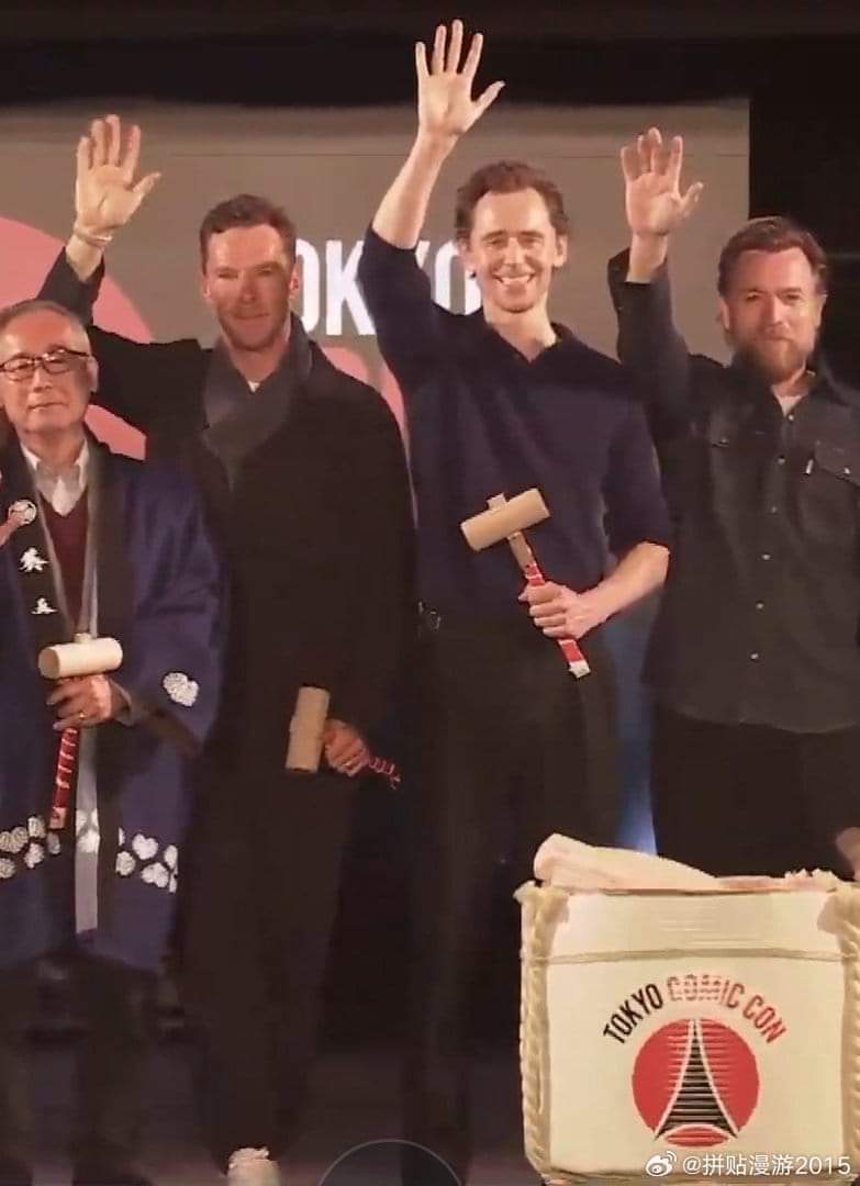TomHidFansLATAM's tweet photo. Nuevo‼️
Tom Hiddleston, Benedict Cumberbatch, Evangeline Lilly, Ewan McGregor, Christopher Lloyd y Madds Mikkelsen en la Tokyo Comic Con 2023.
📷 Uncle Tom en Weibo.
#tomhiddleston #tokyocomiccon2023 #evangelinelilly #tokiocomiccon2023 #beneditcumberbatch
#hiddlestoners https://t.co/JwwplG6mhW