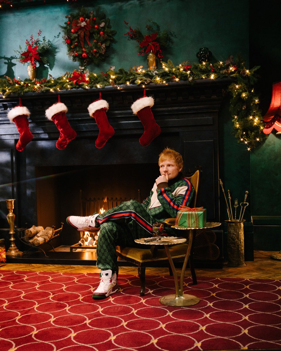 Right then, we all ready for Christmas? 🎅🏼🎄

Enter to win some Ed Christmas prizes here 🎁👉edsheeran.lnk.to/christmas