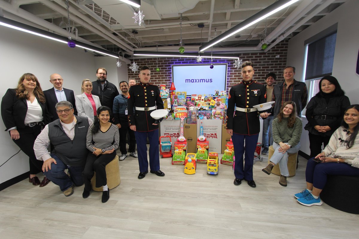 Maximus_news's tweet photo. Our Princeton, NJ team along with Marines from Joint Base McGuire-Dix-Lakehurst gathered 200 toys and books to support Marine Corps Toys for Tots! We go above and beyond to help others in our every day work and through efforts in the community.

#BeGreatAtMaximus https://t.co/3YvbJMO11b