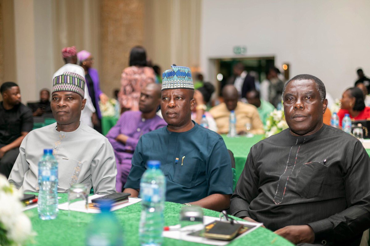 enyoretail's tweet image. It was a funfilled day for our dealers and distributors as we celebrated the launch of the new AP Lubricants bottles and end the year with our stakeholders in style. Swipe to experience the moments.

#APLubricants #NewBottleSameEngineOil #EngineeredForExcellentEnginePerformance