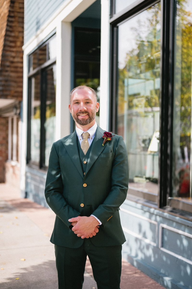 hmcoleclothing's tweet photo. “All peanut butter, no jams” 
Congratulations Jack &amp; Sissy 🎉

Fabric: Huddersfield Textile 
Handmade Gold Paisley Tie by Diego Monaco 
Shoes: @anthony_veer_ 
#tailormade #bespokecustomclothing #customclothingandapparel #customclothier #weddinginspo #weddinglook #weddingstyle https://t.co/HYiDkLt8Vf