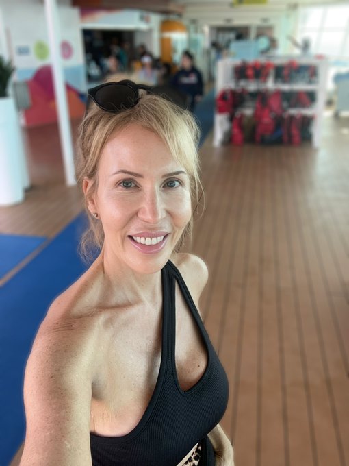 Happy Friday! You did it!XOXO💋#HappyFriday #FridayFeeling #fridayfun #FridayVibes #onlyfans #onlyfansmodel<a href="/tag/happyfriday"class="tags">#HappyFriday</a><a href="/tag/fridayfeeling"class="tags">#FridayFeeling</a><a href="/tag/fridayfun"class="tags"><span>#fridayfun</span></a><a href="/tag/fridayvibes"class="tags"><span>#fridayvibes</span></a><a href="/tag/onlyfans"class="tags"><span>#onlyfans</span></a><a href="/tag/onlyfansmo"class="tags"><span>#onlyfansmo</span></a>