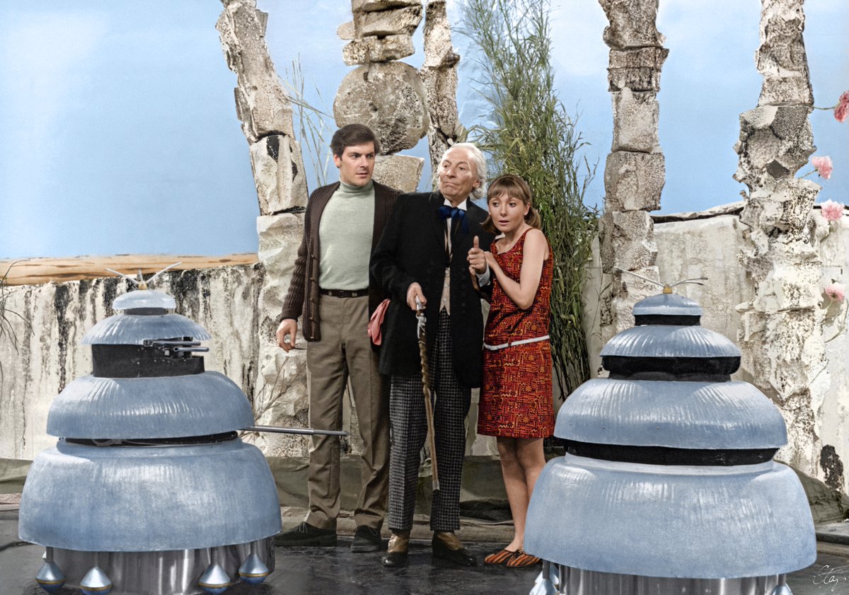 claytonhickman's tweet image. New #DoctorWho colourisation for my #NotQuiteAdventCalendar collection: Peter, Bill and Maureen meet the Chumblies in TC4 on Friday 9th July 1965 for ‘Four Hundred Dawns’. All colours vetted for accuracy by Mr P. Purves, and it turns out the Chumblies were blue, not pink!