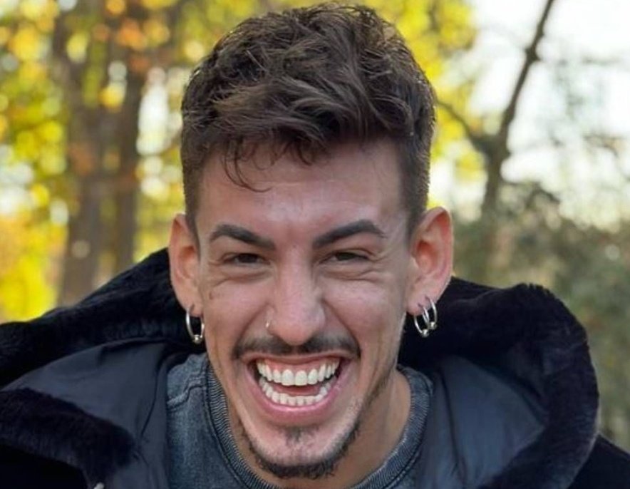 Srto_Z's tweet image. Cambiaste un Ferrari por un Twingo.
#GHVIP8D