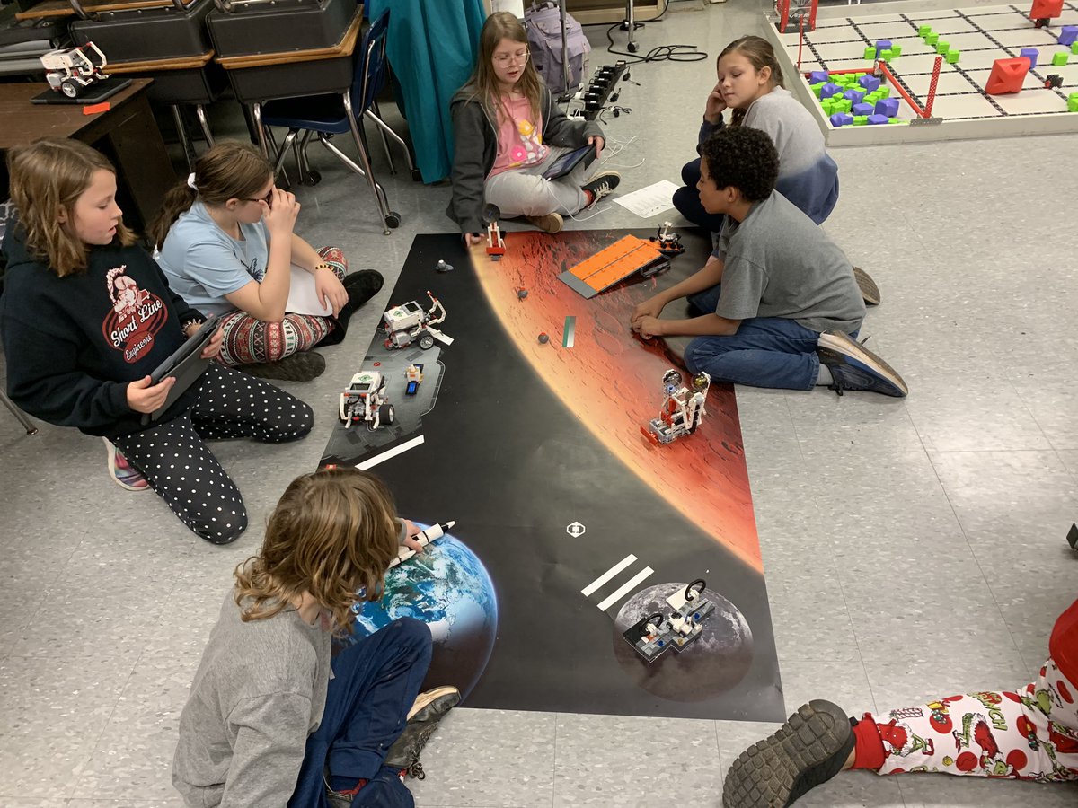 TisEmch's tweet photo. Fifth grade students at Short Line School coding lego ev3 robots to compete in the “mission to mars”.  #wcs #wetzelpride #sls https://t.co/Xf5hH11oxQ
