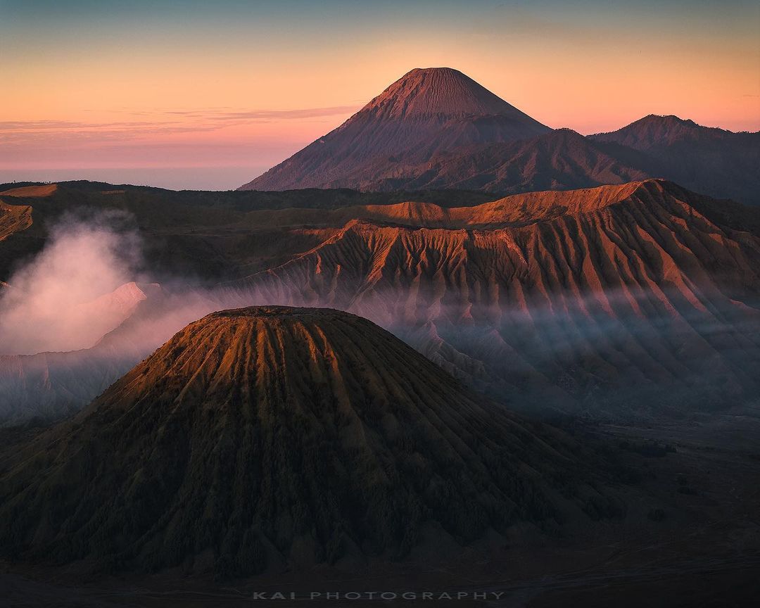 Ten miles after  the ‍spring breeze,  all  the wheat is ᱸgreen