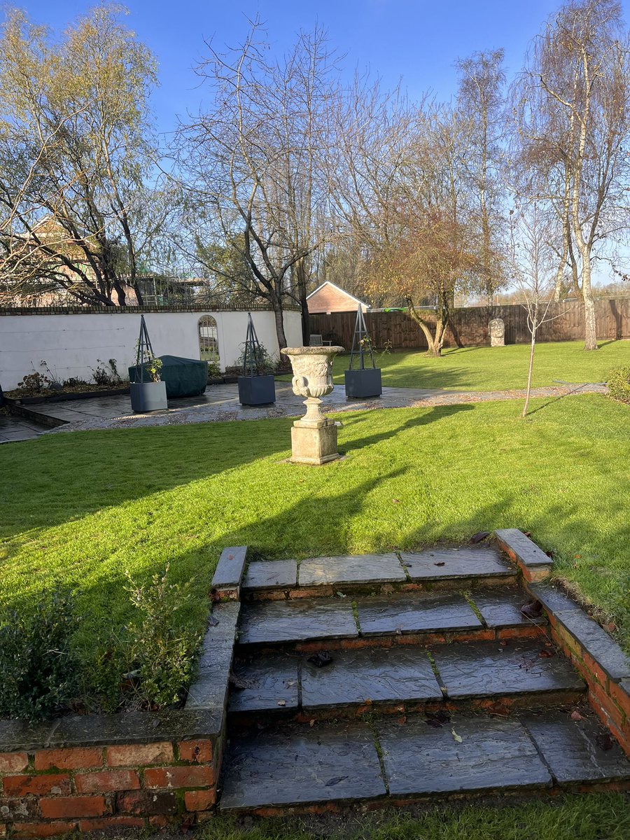 DH_Maintenance's tweet image. #forecast #spoton was a #lovely #day while #sun was out 👍 first thing was topping these &amp;amp; removing almost the last of the #leaves 👍 #grass looking good 🙂