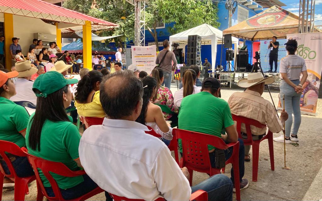 UsolidariaCo's tweet photo. "Esta #EcorregiónTatacoa es ya una potencia alimentaria, que puede llevarle alimentos a toda Colombia, solo falta un empujón del Gobierno nacional y los gobiernos locales para apoyar a nuestras organizaciones": @mao_rodriguez1 https://t.co/jMLMroWOCQ