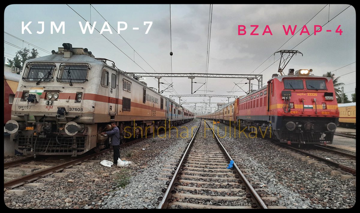 Another Day #WAP Locomotives at #BelagaviRailwayStation

#Krishnarajapuram(KJM)
#WAP-7 37608 Sleeping Mode 
With 20653/54 #Belagavi-KSR #Bengaluru Superfast Express on PF 03

#Vijaywada(BZA) WAP-4 22226 with 07336/35 Belagavi-Kizipet Express Going in Sleeping Mode in Pitline