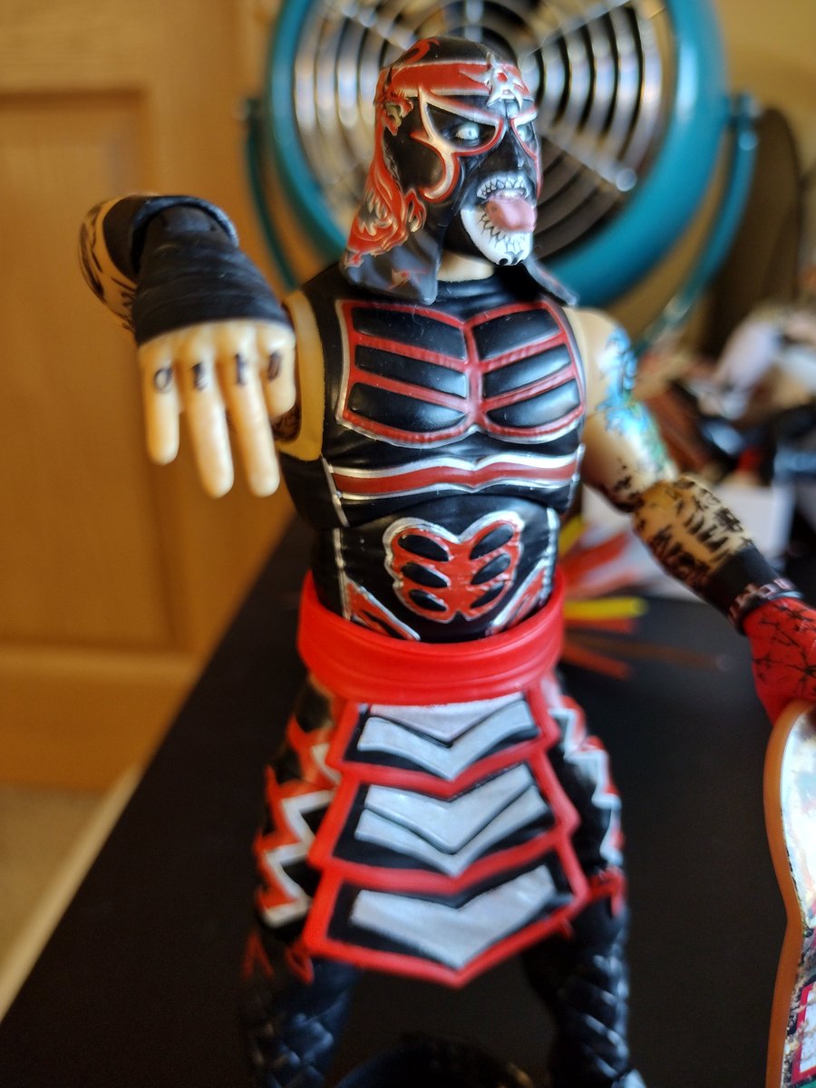 jaybird_jared's tweet image. How can we make this collaboration happen? @JamieThomasTV @PENTAELZEROM @zeroskateboards @LuchaBrothersmx @republicoflucha #boredatwork