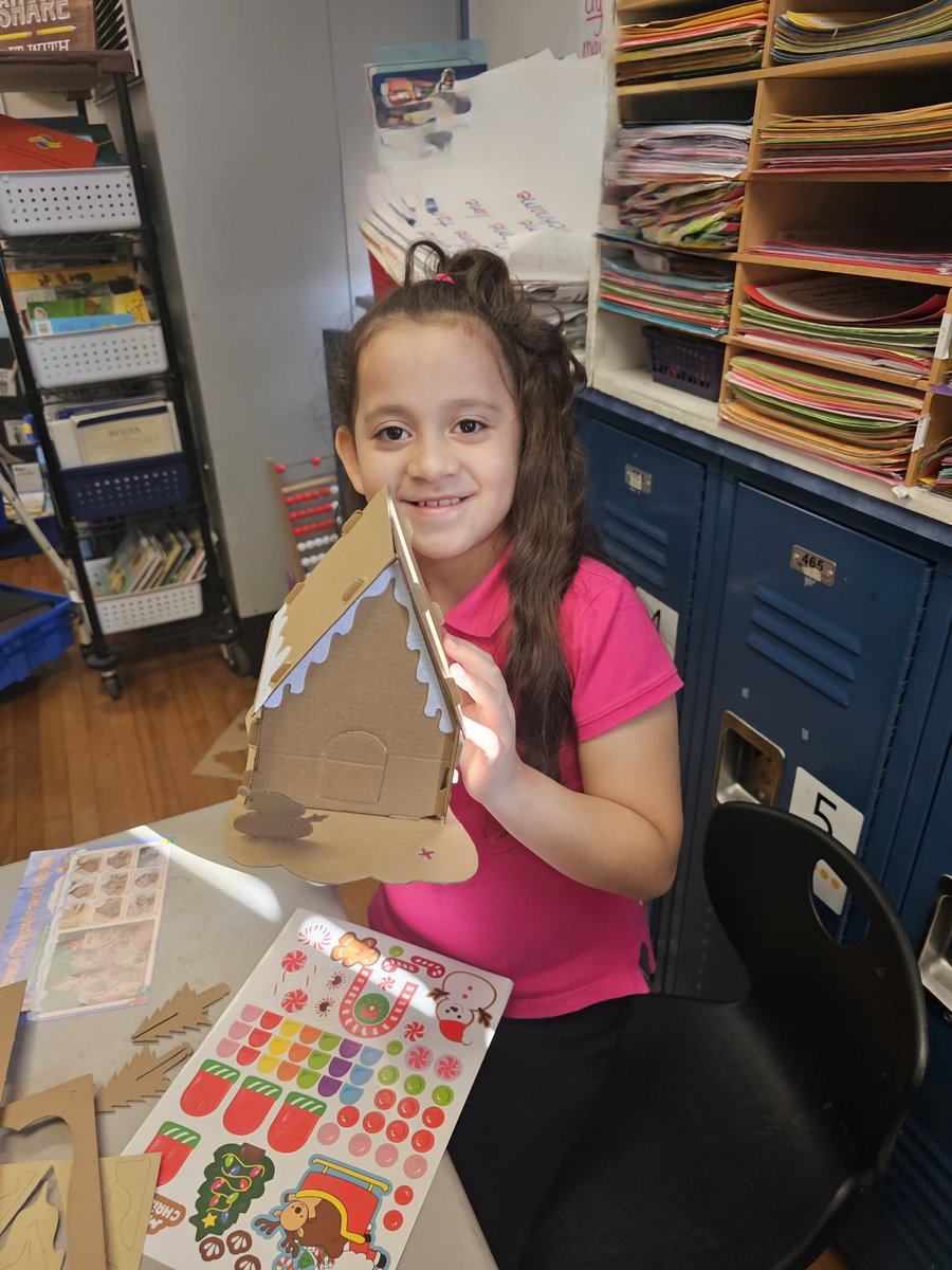 Our students got to create their own gingerbread houses! Thanks to @HONashville and @Gresham_Smith  for their generosity and support!! @Syhaywood