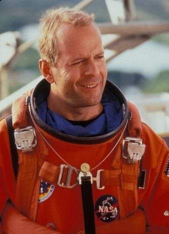 TheCommonwealt's tweet photo. El gran Harry Stamper.. El que salvó al mundo. (Armageddon 1998) #Armageddon #Armageddon1998 #BruceWillis #HarryStamper #BruceWillisForever #ArmageddonMovie https://t.co/9VkS1tA0Jl