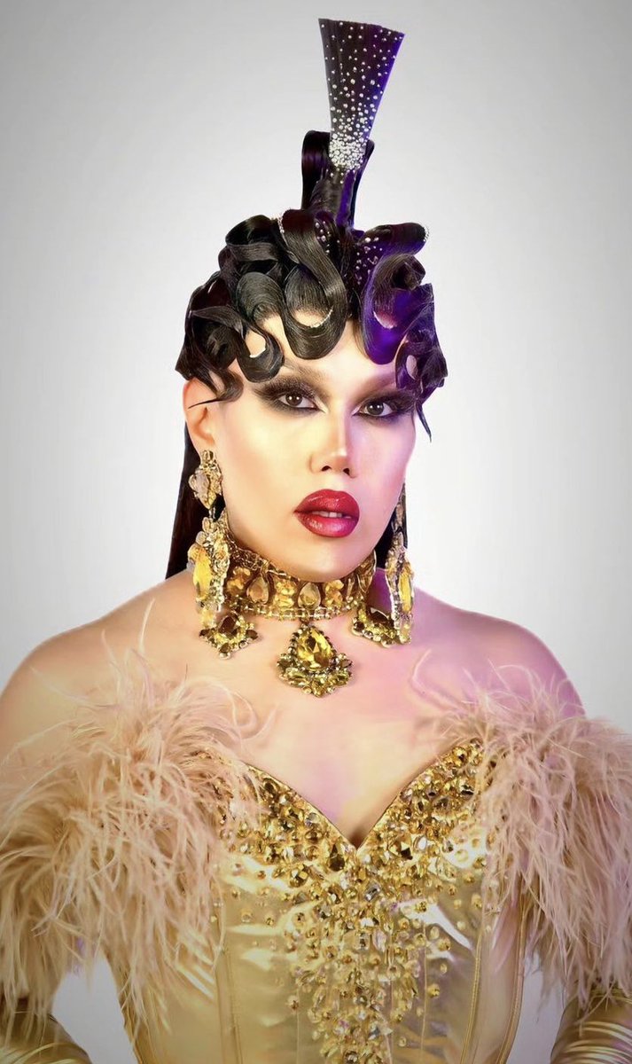 creetchurs's tweet photo. genuinely felt sad for Melinda Verga watching her outburst #canadasdragrace #cdr4 https://t.co/AHPAGiqF4B