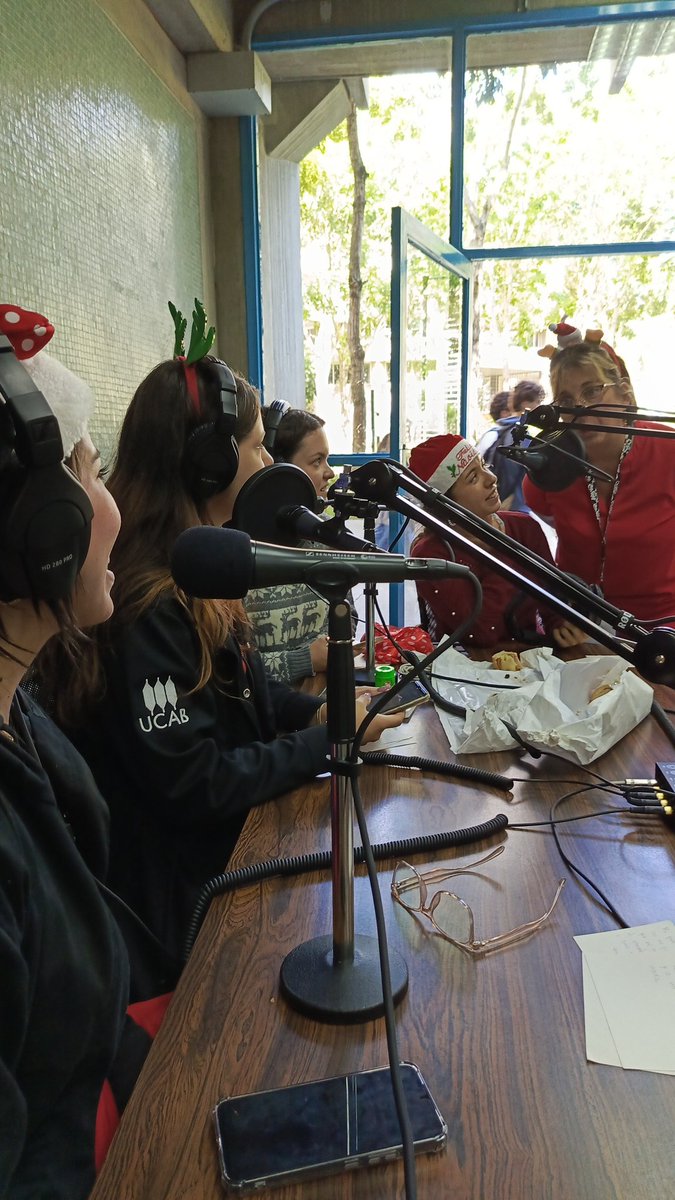 laescuelaradio's tweet image. Seguimos en #modulo6 por laescurladelaradio.com #laucab #ucab #radio #lacatolica