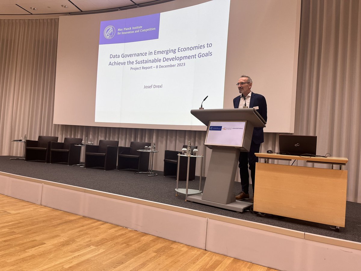 UniPassau_FREDI's tweet photo. After the last speeches by @zepkahveci and @MdC_Vasquez , Joseph Drexl presents the MPI project "Data Governance in Emerging Economies to Promote the Sustainable Development Goals". @mpi_inno_comp @UniPassau #global #datalaw https://t.co/pvuNbRBsfY
