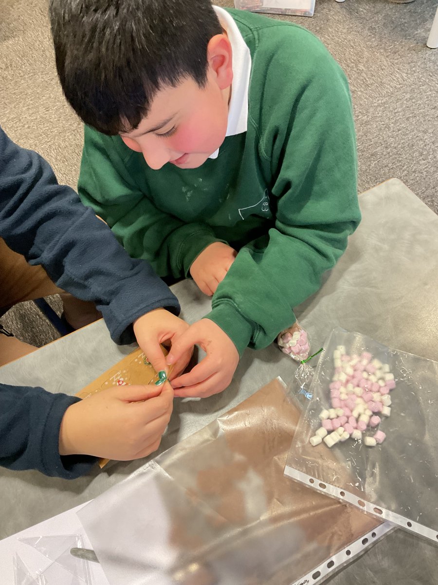 Bridgeview_Hull's tweet photo. #ClassPeace have had a fantastic Christmas crafts afternoon! They have made origami Christmas trees, reindeer hot chocolate and 2024 calendars. Lots of fun! 🎄 https://t.co/AciJOijYYm