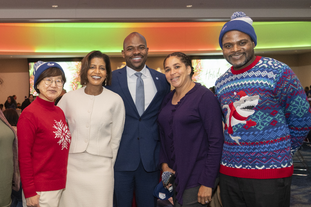 It was wonderful to see our Panther family come together for this week's #GSU holiday celebrations. Recognizing our hard working students, faculty, staff and administrator is what #placemaking is all about. Thank you all for making it a memorable occasion! president.gsu.edu/2023/12/08/hol…