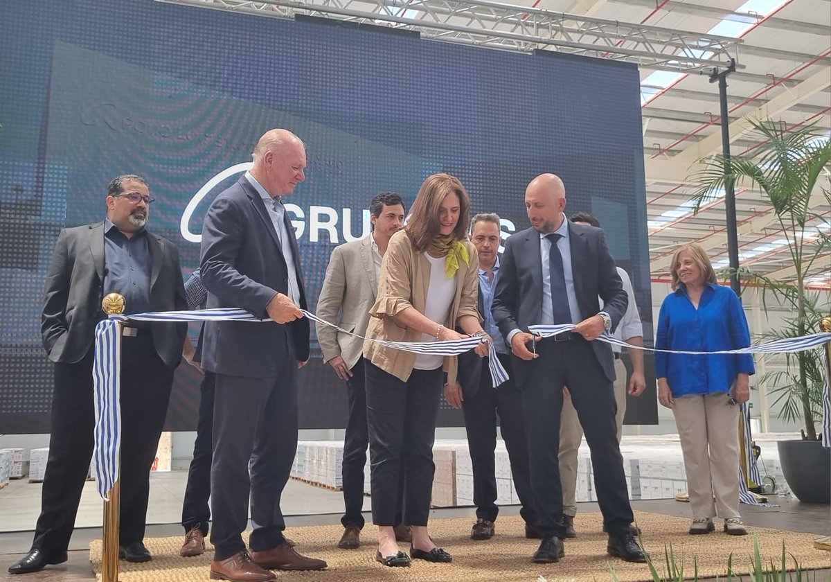 .<a href="/elisafacio/">Elisa Facio</a> y <a href="/walterverri/">Walter Verri</a> participan del corte de cinta que inaugura el coworking industrial del <a href="/PLR5_GrupoRAS/">Parque Industrial Ruta 5 - Grupo RAS</a>. Este espacio busca potenciar a las #mipymes a través de un trabajo colaborativo con actores clave del ecosistema.