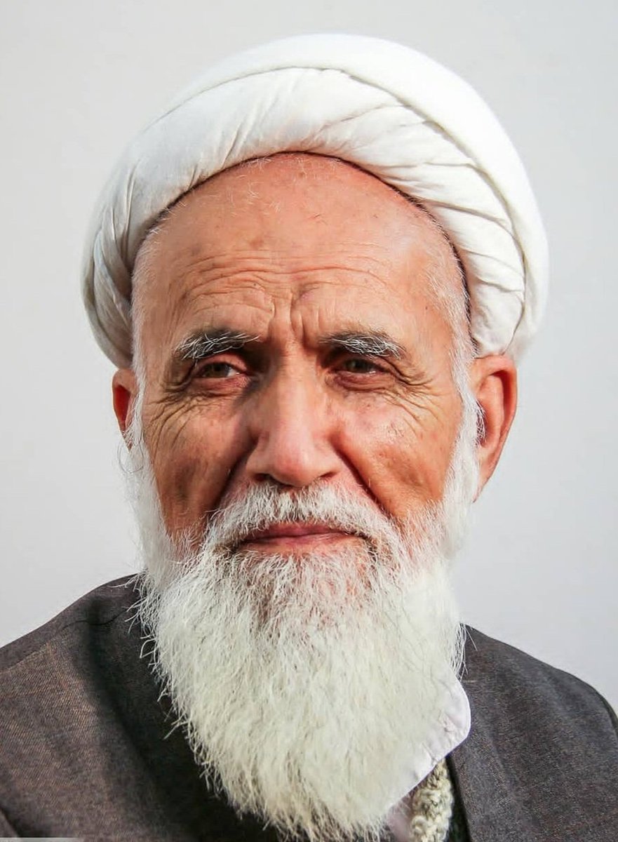 Alem_1400's tweet photo. آیت الله حائری شیرازی(ره):
این خیال محالی است که انسان بتواند با حفظ آبرو قدمی برای اسلام بردارد!
در جنگ گرم انسان باید جمجمه‌اش را به خدا عاریه دهد و در جنگ نرم باید آبرویش را بدهد. https://t.co/iccQmKdG0s