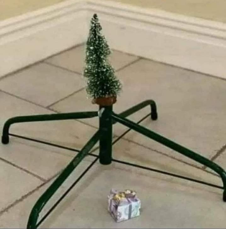 Teellejade's tweet photo. Sapin de noel fait .Bonne fete à tous et à toute 😋😘 https://t.co/kbXbMEDUJX