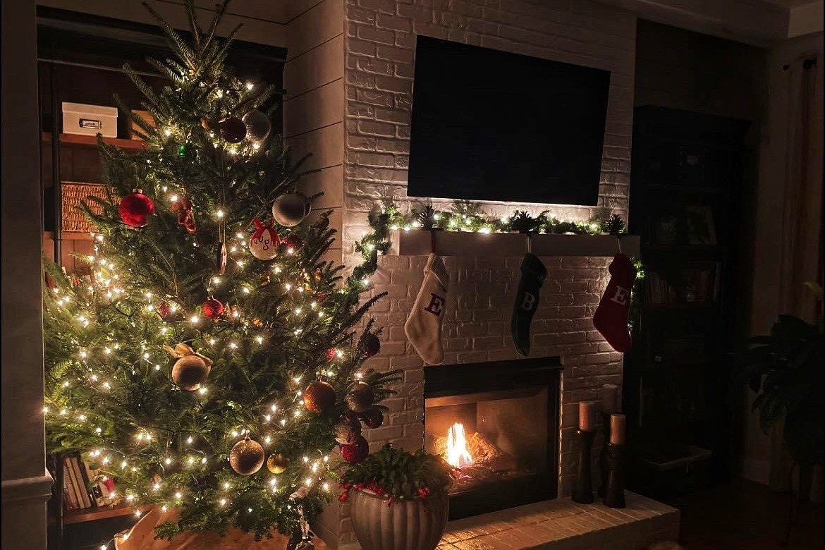 LOANSforATLANTA's tweet photo. Love this time of year! Having the house decorated brings so much joy! Hope everyone has a great Holiday season! https://t.co/Tc0HImuTZI