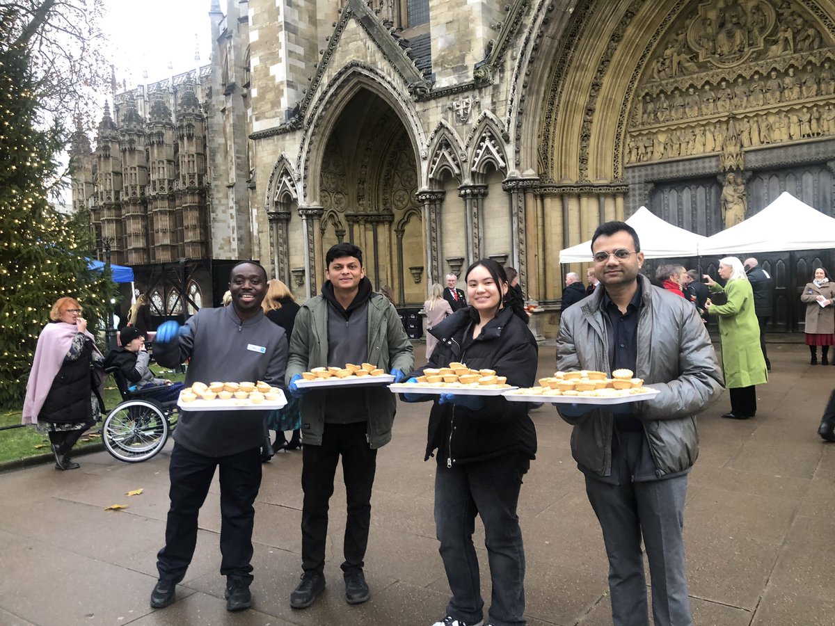 Great to see @coopuk team sharing Christmas cheer - and plenty of mince pies - with the 1500 guests who are making a difference in their communities at the Princess of Wales' concert at Westminster Abbey as part of her work with the Royal Foundation's Centre for Early Childhood.