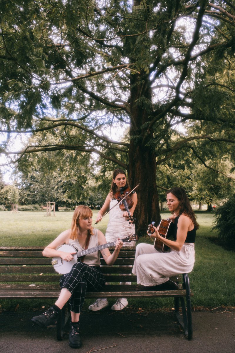 We can't wait to get back on the road this weekend for our midwinter tour ❄️ 10.12 @folkhouse 12.12 @TheCrescentYork 13.12 @glasshouseicm 14.12 @DorothyPax 15.12 #Kenilworth 16.12 @SSessions78475 (SOLD OUT) 17.12 @GreenNote (LOW TICKETS) themagpiesmusic.com/gigs