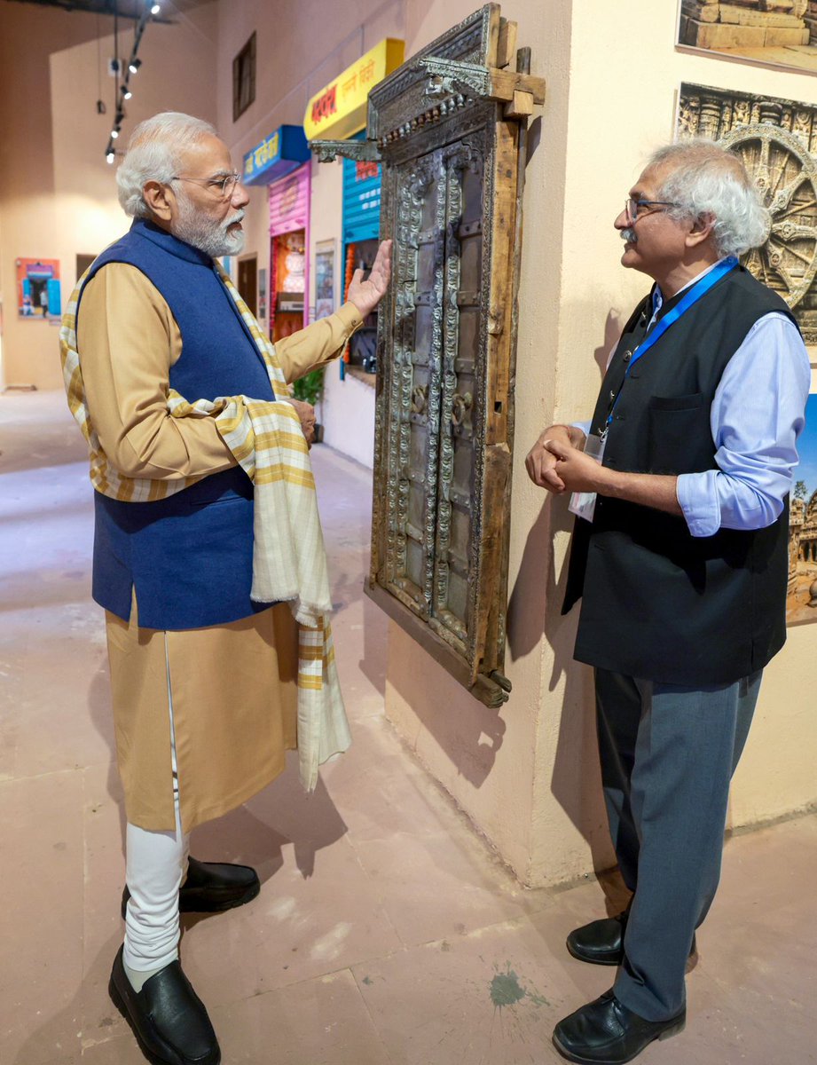 narendramodi's tweet photo. Thrilled to have visited the India Art, Architecture & Design Biennale today. Such forums are vital in celebrating and nurturing our rich cultural heritage. They provide a unique platform for creative minds to converge, inspire and keep the vibrant legacy of Indian traditions alive.