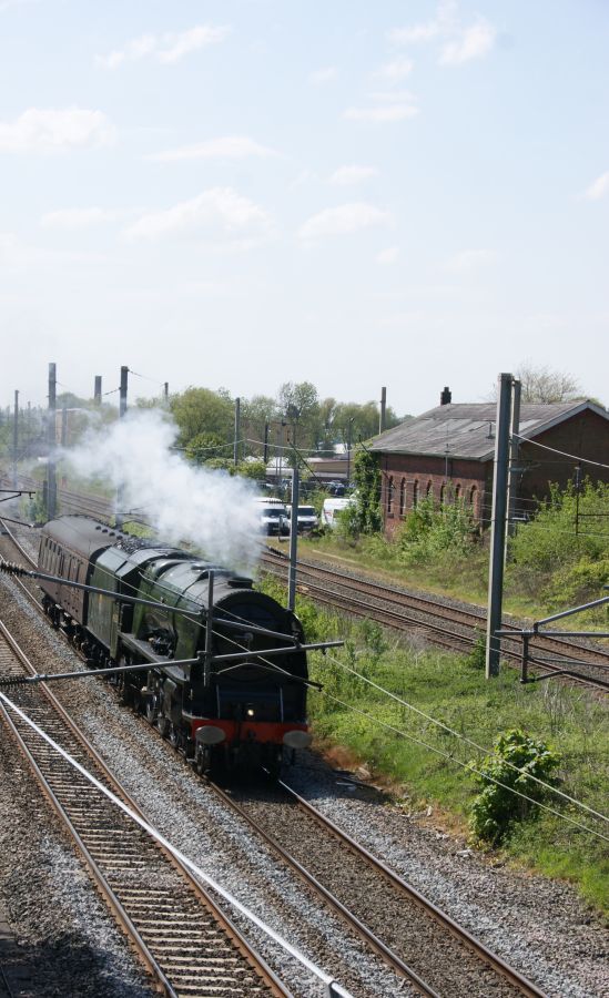 GOLBORNE 03-05-17.
The Duchess of Sutherland heads north.
#Golborne #DuchessofSutherland #locomotive #WestCoastMainLine #steamloco #steampower