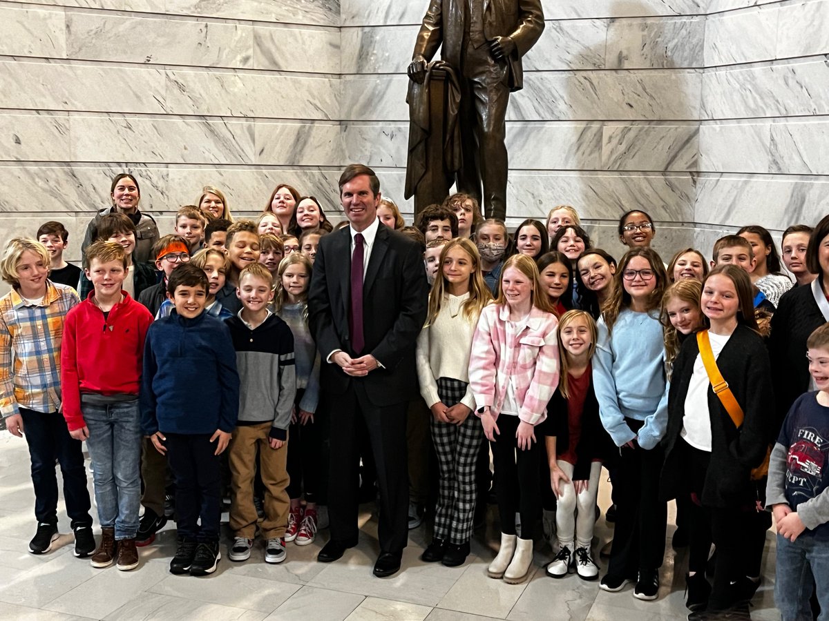 AllisonCB20's tweet photo. @GovAndyBeshear welcomed Whitney’s 5th grade class to the capital. Thank you Governor for inspiring our youth. 🇺🇸 https://t.co/jP3QjCQ2xj