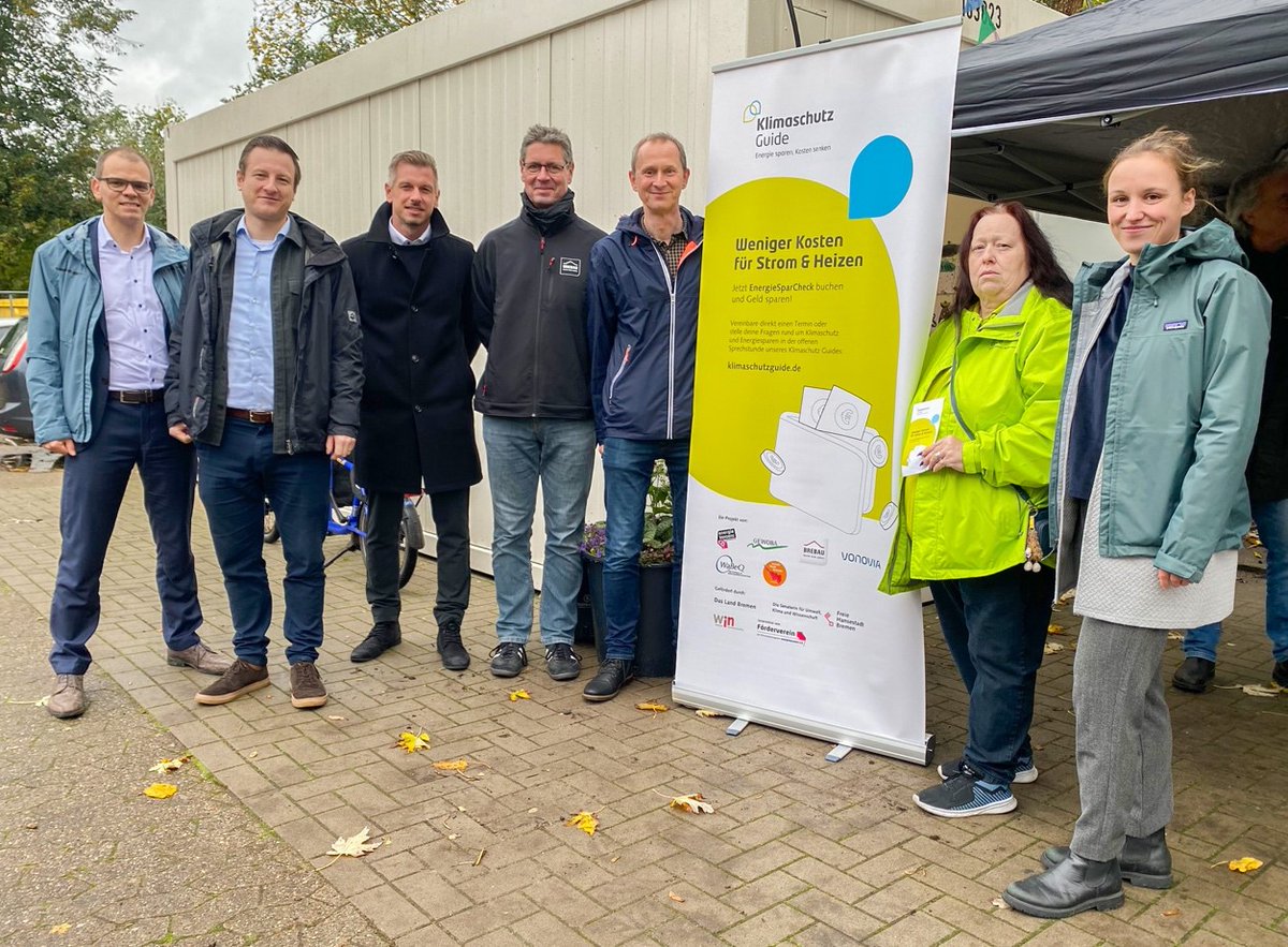 TimmTebbe's tweet photo. Gemeinsam mit Quartiersmanagement, @energiekonsens, @GEWOBAG_eG  und #Brebau setzen wir von @Vonovia_SE  uns in #Bremen für nachhaltigen Klimaschutz ein.  Das neue Angebot inkl. kostenloser Energiechecks  unterstützt Mieter in #Kattenturm beim sparsamen Umgang mit Energie. https://t.co/T1AZzoEaMF