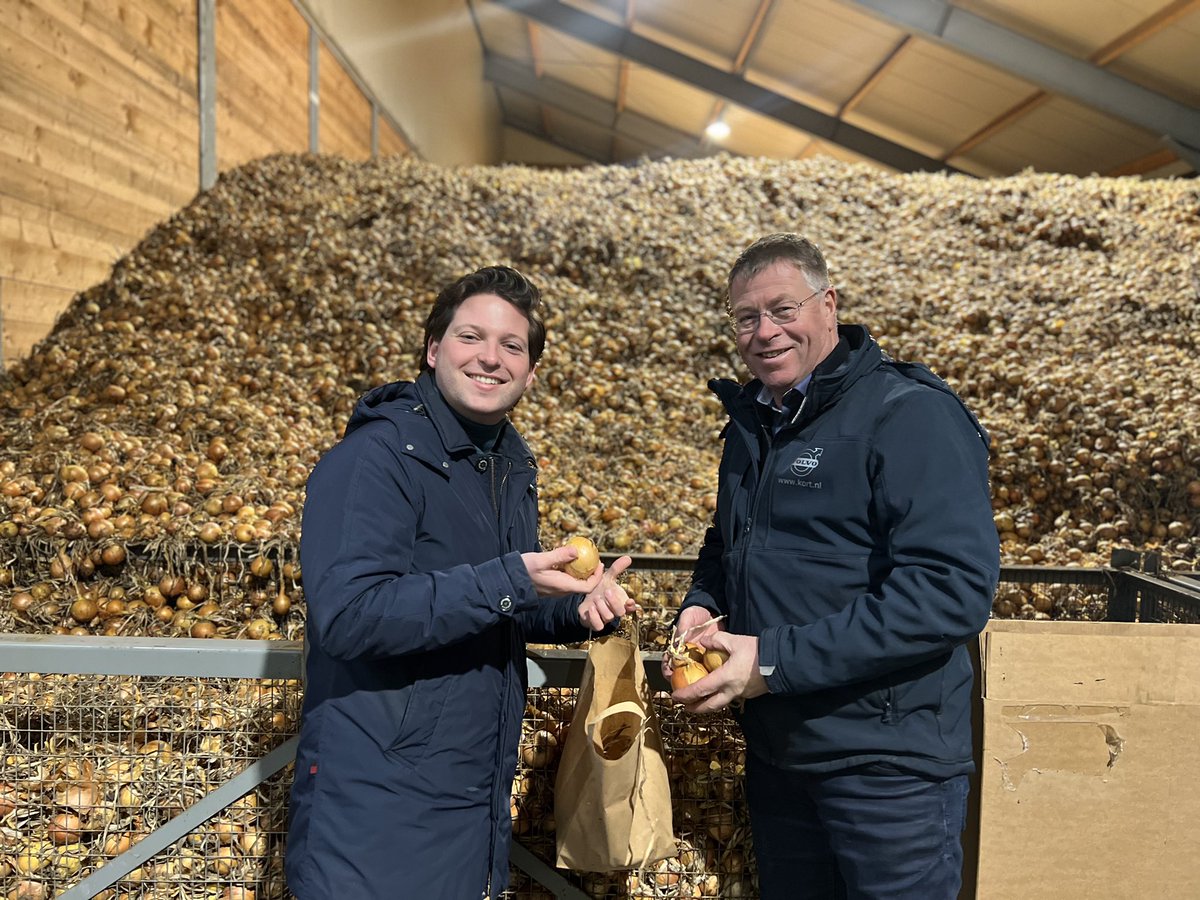 #WERKBEZOEK | Vanmiddag kwam <a href="/ThomvCampen/">Thom van Campen</a> bij akkerbouwer Dirk Jan Beuling. Goede gesprekken over verduurzaming, doelsturing en het GLB. Terugkerend onderwerp was ruimte voor het ondernemerschap. Bedankt voor je komst!