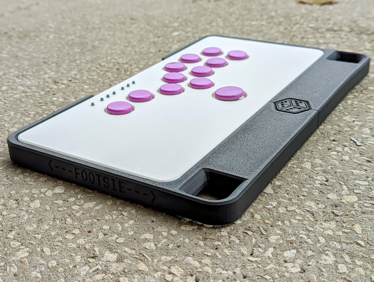 Here's one for the minimalist Juri mains 🦶 #snackboxmicro #FightStickFriday