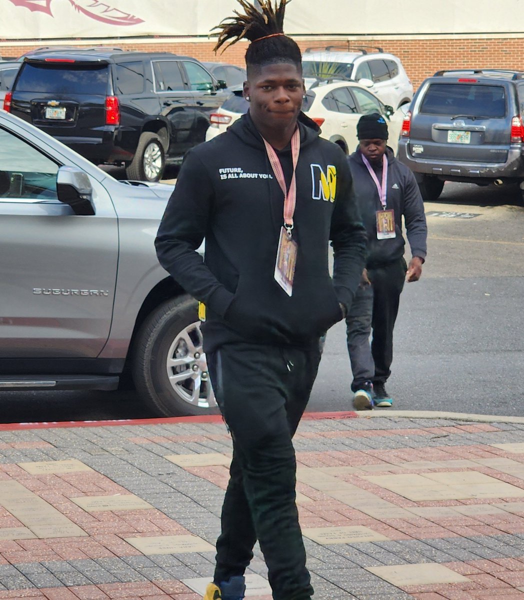 #FSU LB commit <a href="/JaydenParrish_7/">Jayden Parrish</a> arrives for official visit.