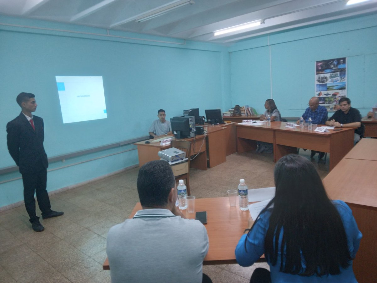 Dando inicio a la última sesión de las defensas del curso 2023 de la Carrera de Eléctrica de la <a href="/UniversidadMoa/">Universidad de Moa Dr. Antonio Núñez Jiménez</a>