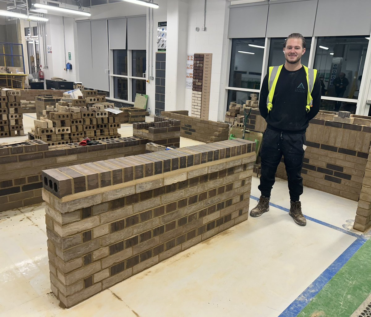 Great work by Davy E from cohort 2 at the <a href="/LeeMarleyLMB/">Lee Marley</a> Brickwork academy. Built using <a href="/rollinsgroup/">Rollins Group</a> <a href="/MARSHALLTOWN_US/">MARSHALLTOWN</a> <a href="/stabilauk/">stabila_uk</a> <a href="/FootprintTools/">Footprint Tools,</a> tools. #skills #brickwork #investinthefuture