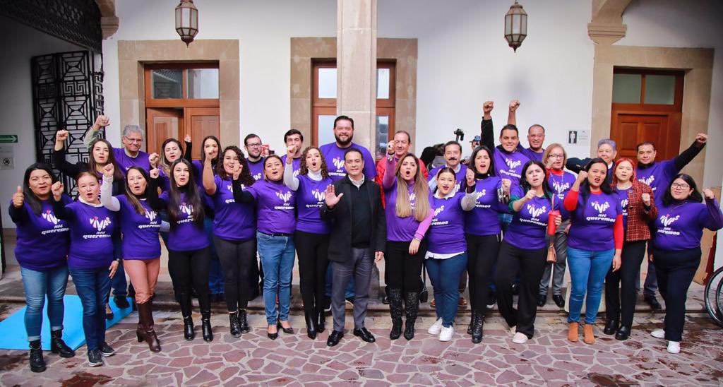 josejoseantonio's tweet photo. ¡Por más mujeres #Imparables y protegidas en #Durango!
Aprobamos el #ProtocoloVivas, una iniciativa ciudadana presentada por el @CEJDurango, apoyada desde el @CongresoDurango por @GabyHLopez e impulsada en Cabildo por la @drahuizar.
Unida, #PorEllas, la gran familia llega mucho más lejos. 🤝💜🤍