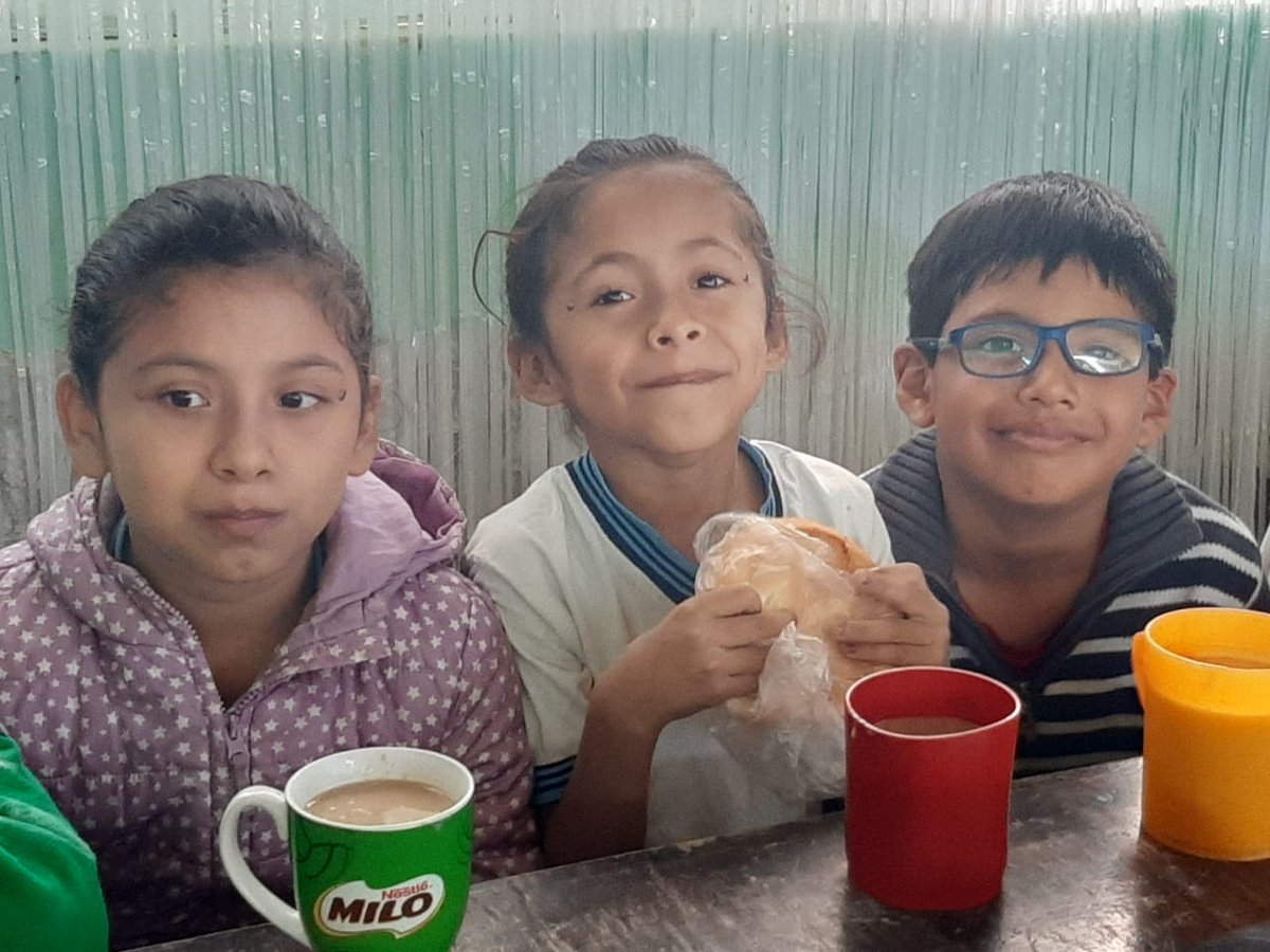 sepec_org's tweet photo. 📌Niños y niñas participando de talleres “Cuidado del medio ambiente y cambio climático" organizados por SEPEC y recibiendo “Lonches saludables”.
👉Comedor “Adita Torres Lescano”(Piura)
👉Comedor "San Antonio de Padua"(Chiclayo)
👉Comedor “María Parado de Bellido”(Lima) https://t.co/63yQRT4F1g