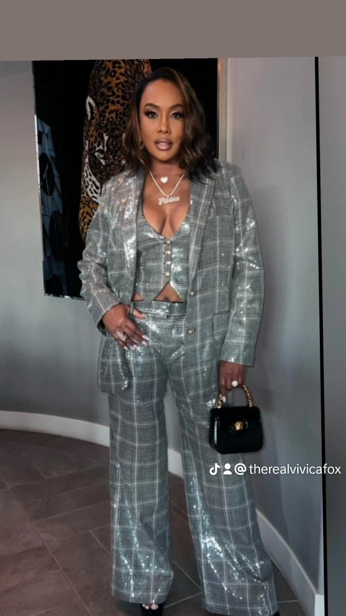 GM DAWLINGS! SLAY DAY 4 DA @THR @lifetimetv BREAKFAST EVENT! ROCKING @Retrofete SUIT @YSL PLATFORMS @Versace BAG @CandyIceJewelry EARRINGS #BIGO VIVICA NECKLACE #FILMLIFE #FINERWOMANHOOD 🔥👸🏽🎬🤑🔥