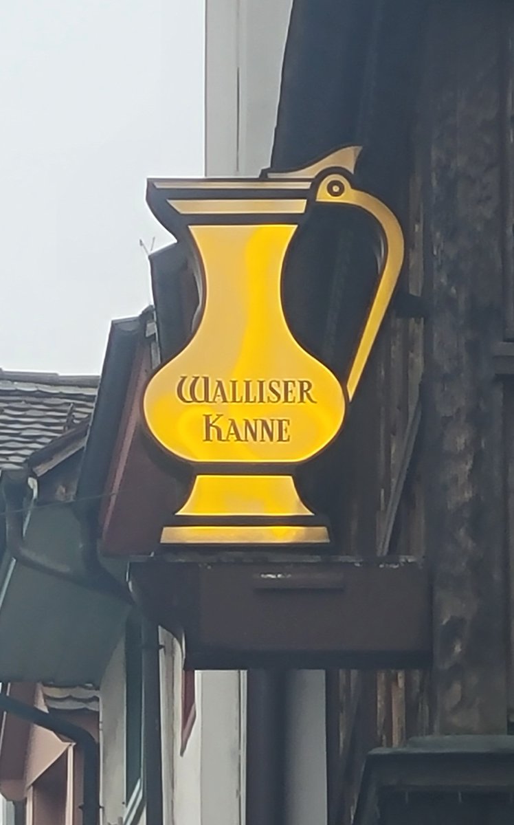PinnacleCstmSgn's tweet image. Blade Signs of Basel, Sui

When you go to an old historic city during Christmas time, what do you notice? Blade Signs, of course. - Don Conklin
#bladesigns #internationalmanofmystery #betterfromthetop #travelingman #holidays #holidayseason #christmastime #happyholidays