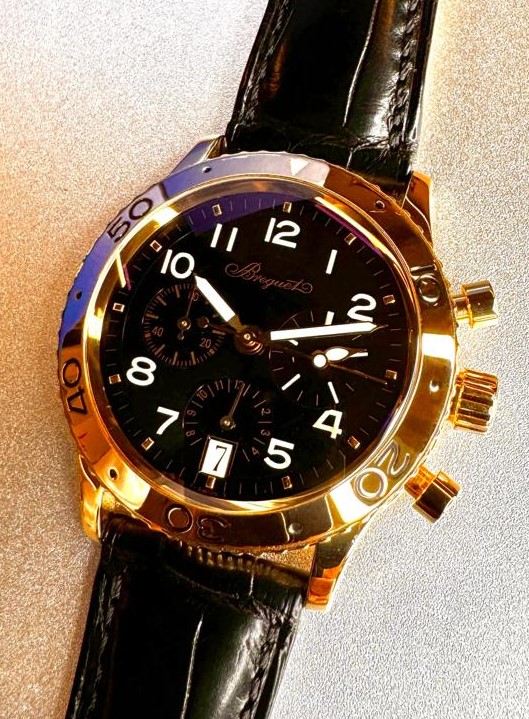 Element_iN_Time's tweet image. Pilot Watch inside the Wing Box ✨
Type XX 39mm Flyback Chrono 18K YG, Black

#typexx #watches #swissmade #wristwatch #luxurywatch #3820ba #explore #fyp #flybackchronograph #pilotwatch 

elementintime.com/collections/ne…