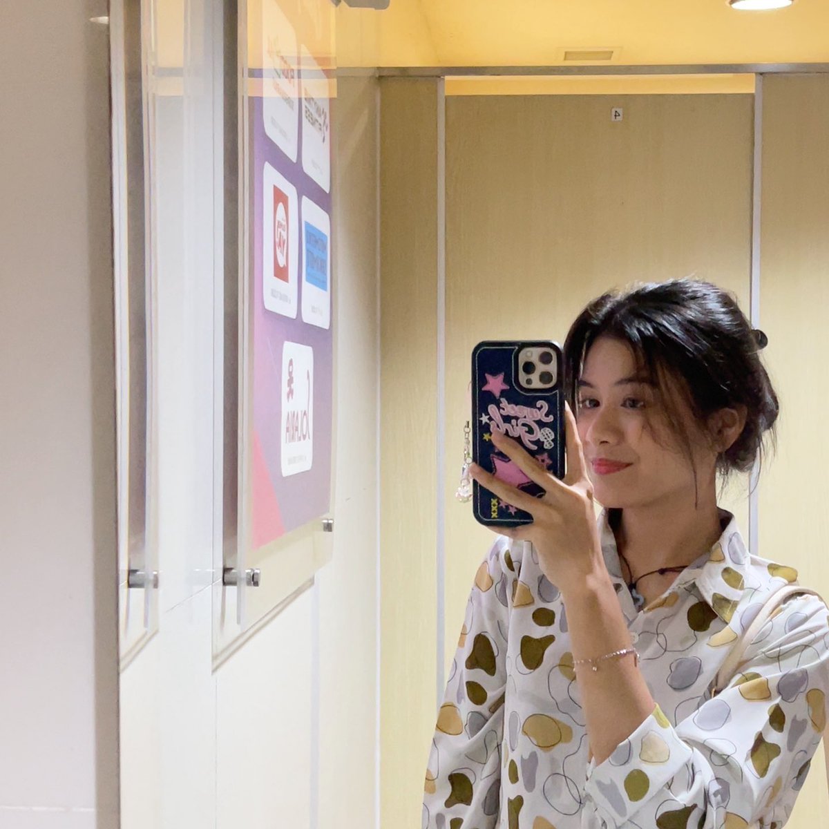holilototut's tweet photo. kecelah hari ini pokoknya, gakbisa berword word. jangan tanya apa kabaar, kabarnya mau tewas karna listening reading #frustasi #ovt rate sendiri deh (ft muka tertekan sebenarnya) #senyumin aja https://t.co/jlkuyEd9In