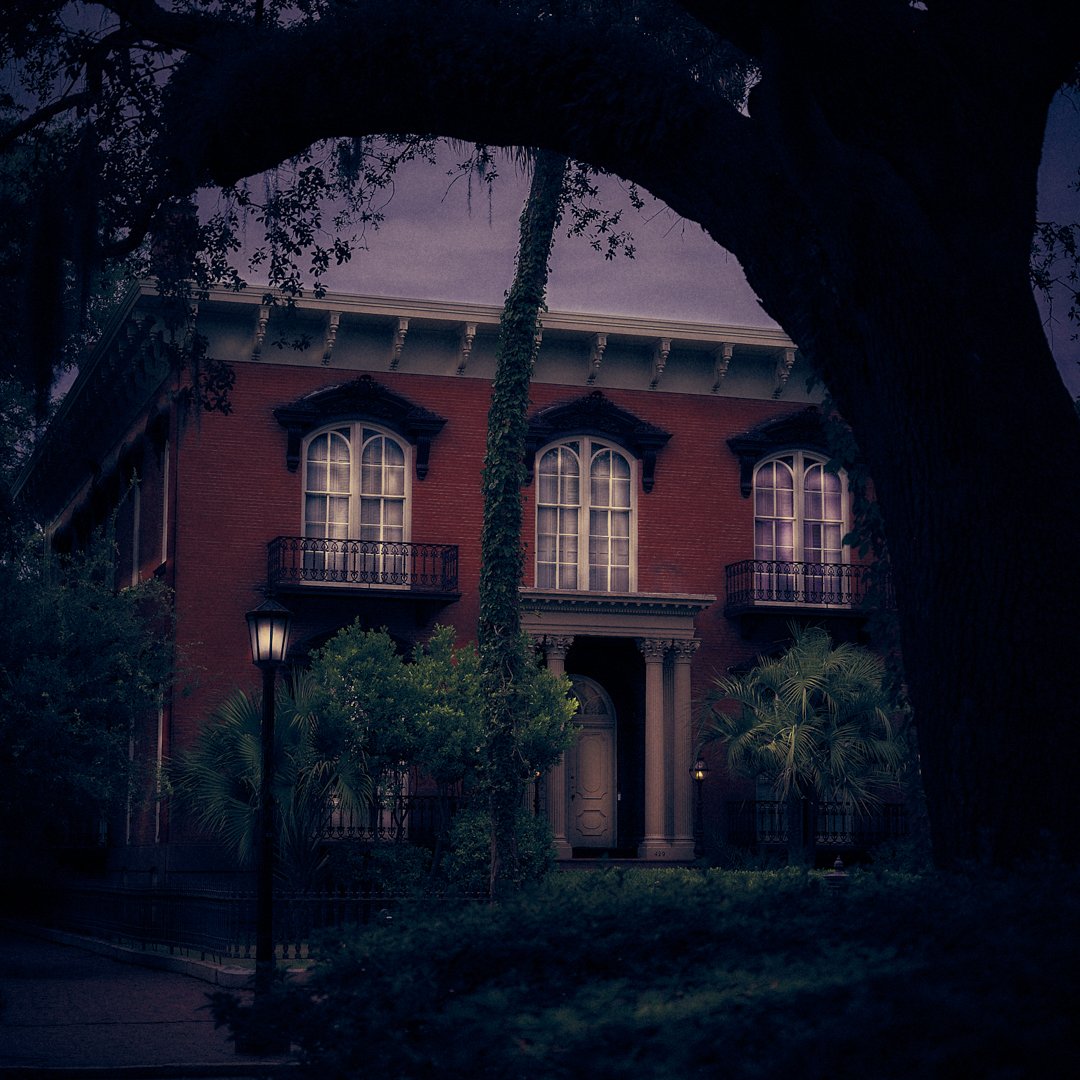 The Mercer Williams House is where murder accusations fail to tarnish its owners. General Mercer was acquitted of Civil War deaths, Dr. Wilder walked free from pillow talk allegations, and Jim Williams was found not guilty in the death of a troubled twenty-one-year-old.