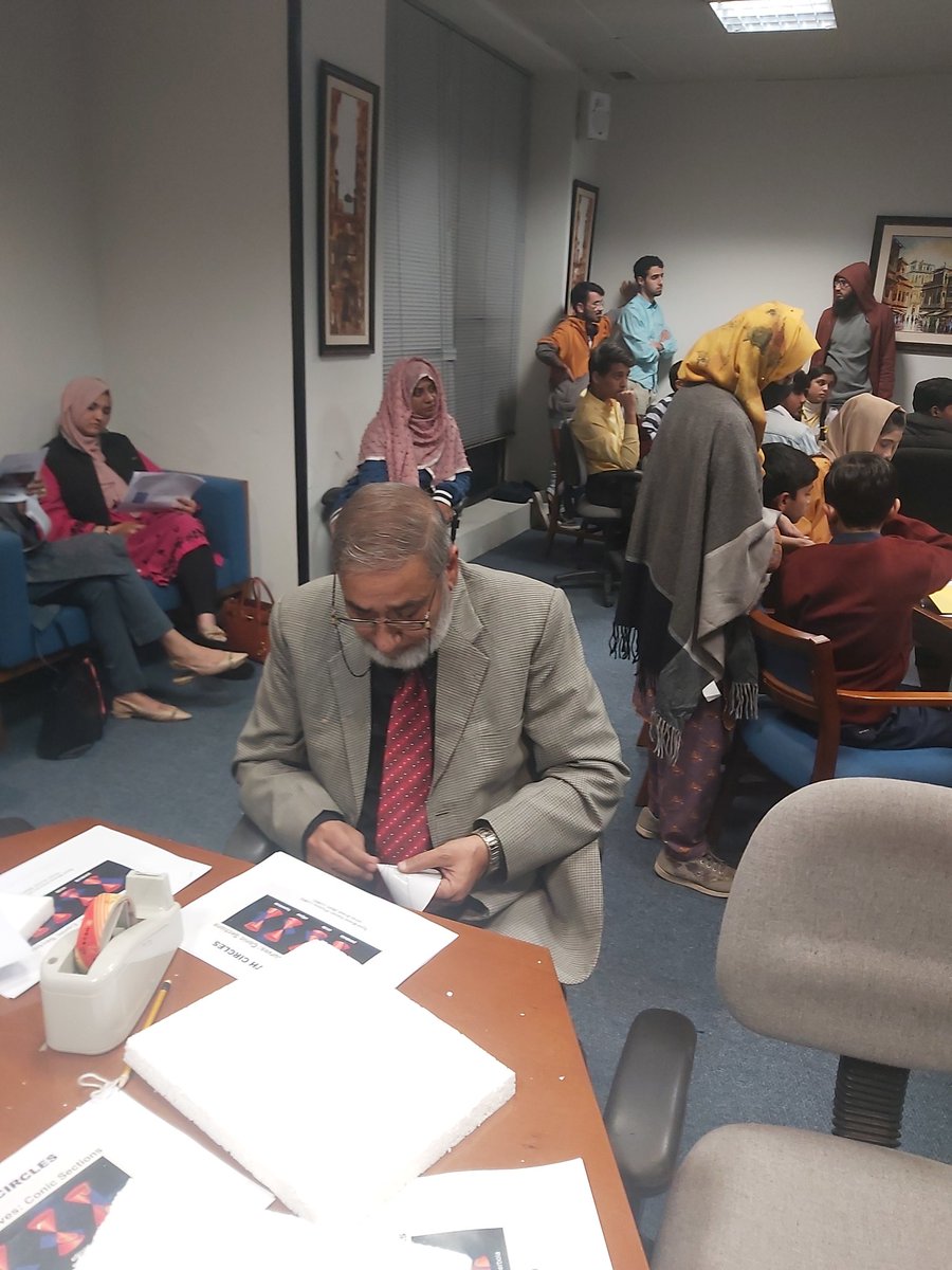 lumsmathcircles's tweet photo. LUMS Math Circles are for everyone 🙂 https://t.co/VIv58N078r
