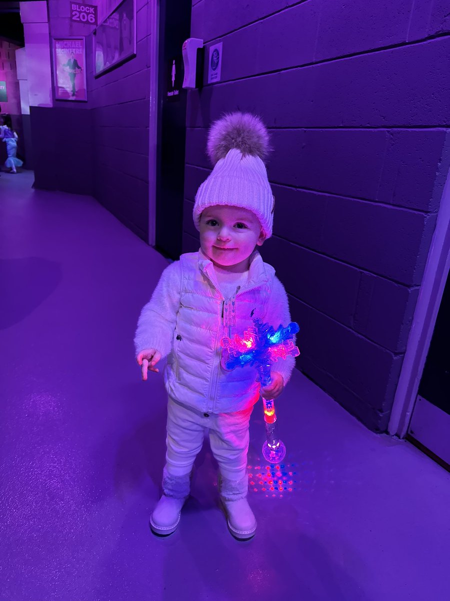 #DisneyOnIce ❄️🤍