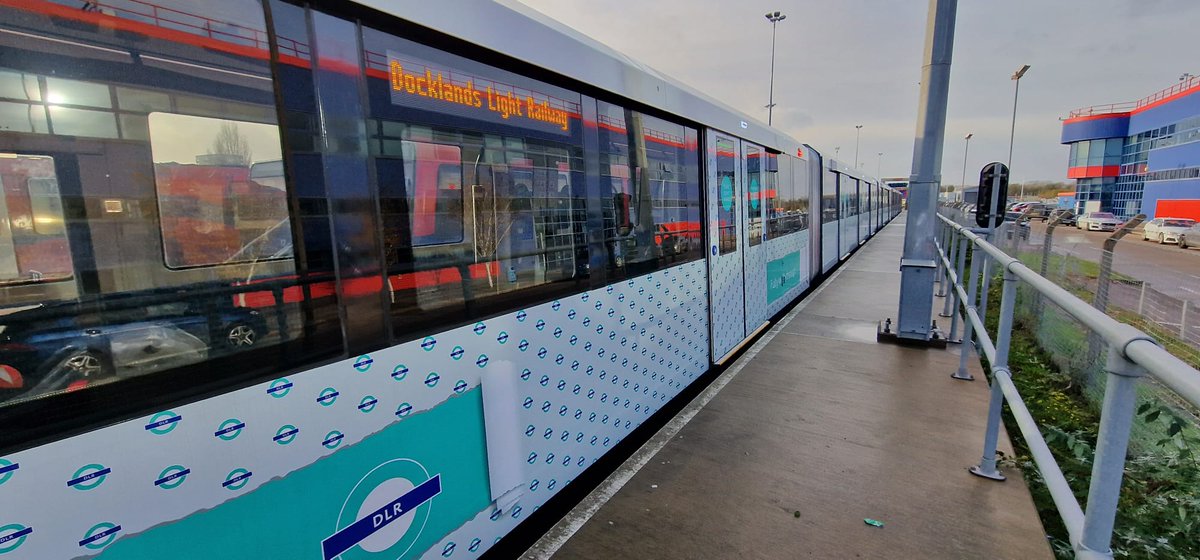 Fabulous visit to Gallions Reach to see the new DLR trains which will start to be rolled out from Spring 2024. Loving the walk through design and of course, the new moquette! 🚊🚈🚆