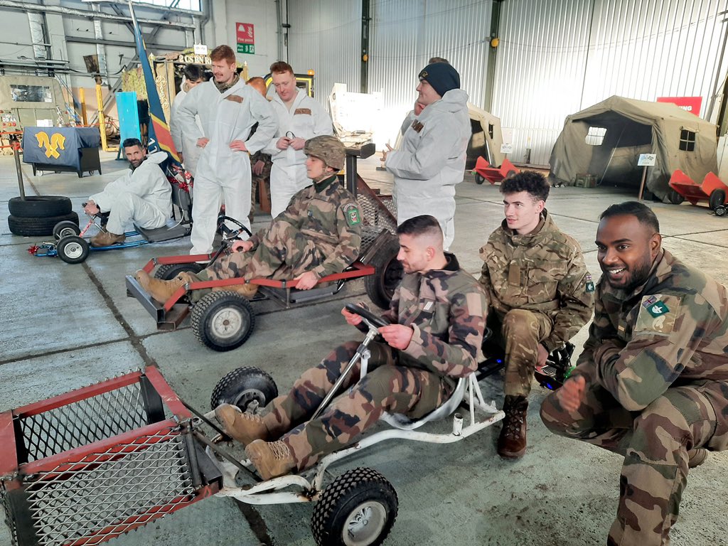 7RMATofficiel's tweet image. Une délégation du 7eRMAT s'est rendue chez son partenaire écossais, afin de participer aux activités du "Saint Eligius day", fête d'arme du FS 2Bn REME. Cette visite s’inscrit dans le cadre audacieux et indispensable des bonds of #friendship.   
#Partnership 
#COMMF