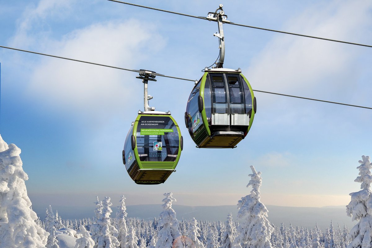 Neue Seilbahn im Fichtelgebirge: Ab 22. Dezember führt eine neue Seilbahn mit Kabinen für jeweils zehn Personen auf den Gipfel. Die ganzjährig betriebene Seilbahn auf der Nordseite des Namensgebers der Urlaubsregion ersetzt die alte 2er-Sesselbahn. erlebnis-ochsenkopf.de