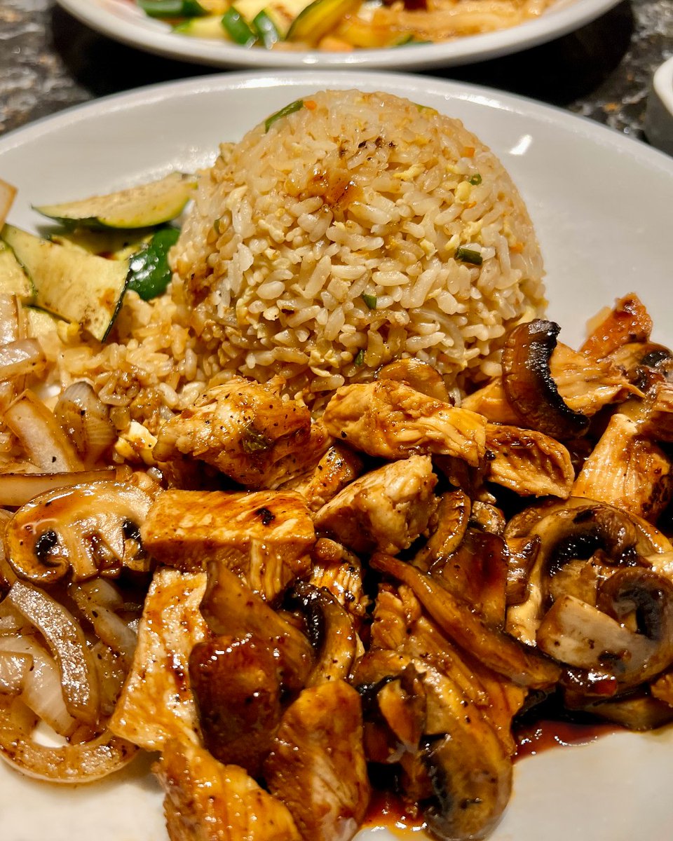 Benihana_ES's tweet photo. ¡Levanta una ✋ si esto solo te hizo desear hibachi!

Reserva al: 2264-5577 | 7695-4756 https://t.co/oeiUb3G2f0